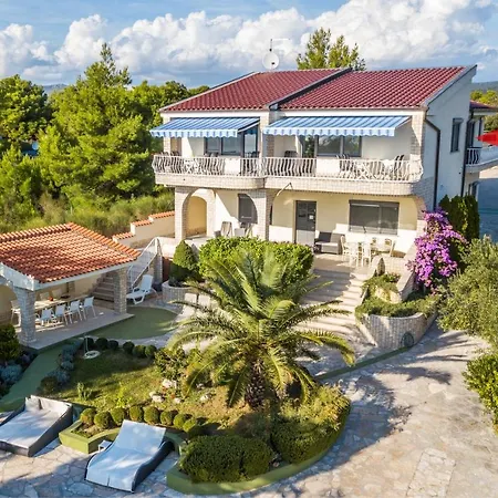 Apartments Villa Punta Royal Pirovac Exterior photo