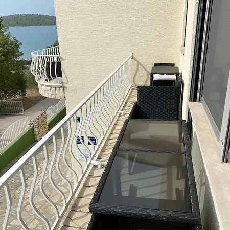 Apartments Villa Punta Royal Pirovac Room photo