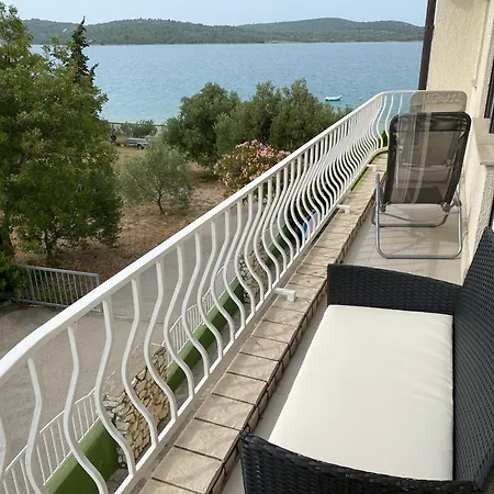 Apartments Villa Punta Royal Pirovac Room photo