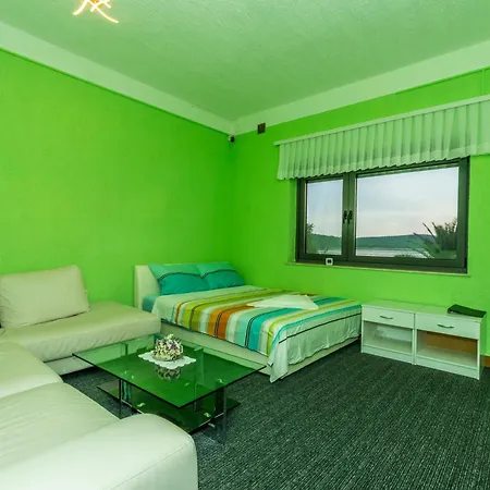 Apartments Villa Punta Royal Pirovac Room photo