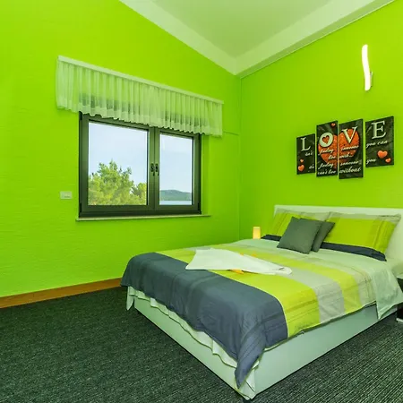 Apartments Villa Punta Royal Pirovac Room photo