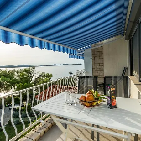 Apartments Villa Punta Royal Pirovac Room photo
