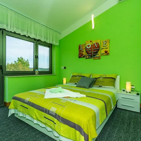 Apartments Villa Punta Royal Pirovac Room photo